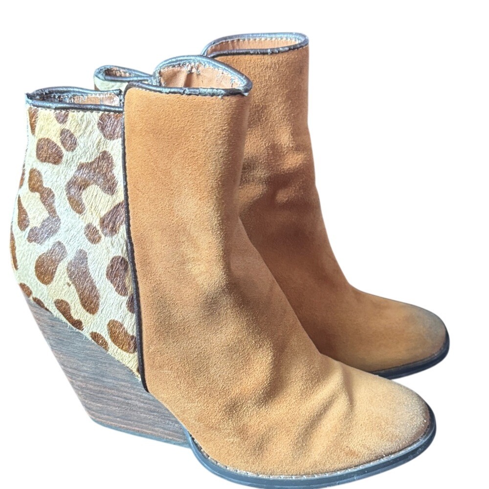Very Volatile Women Tan‎ Suede Leopard Calf Hair Wedge Ankle Boots Size 7.5